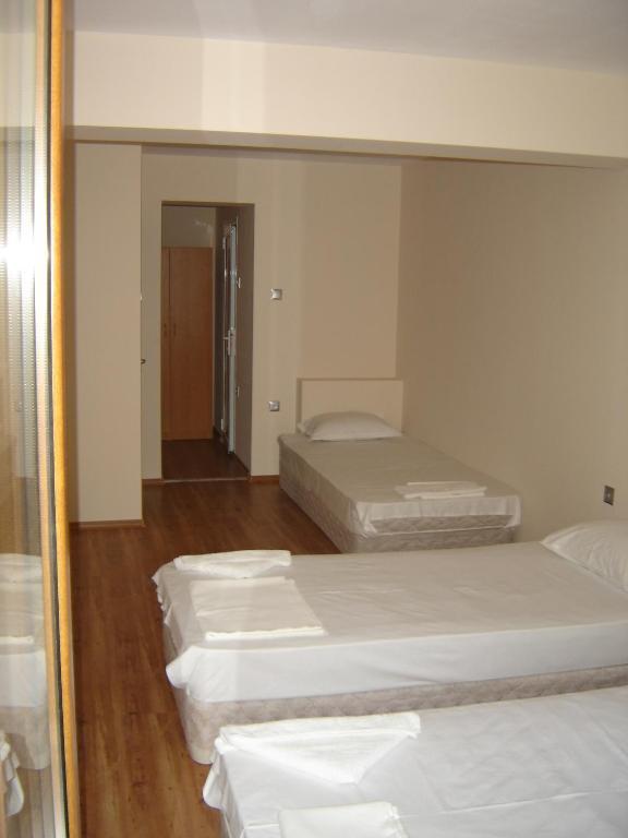 Central Park Family Hotel Kavarna Phòng bức ảnh